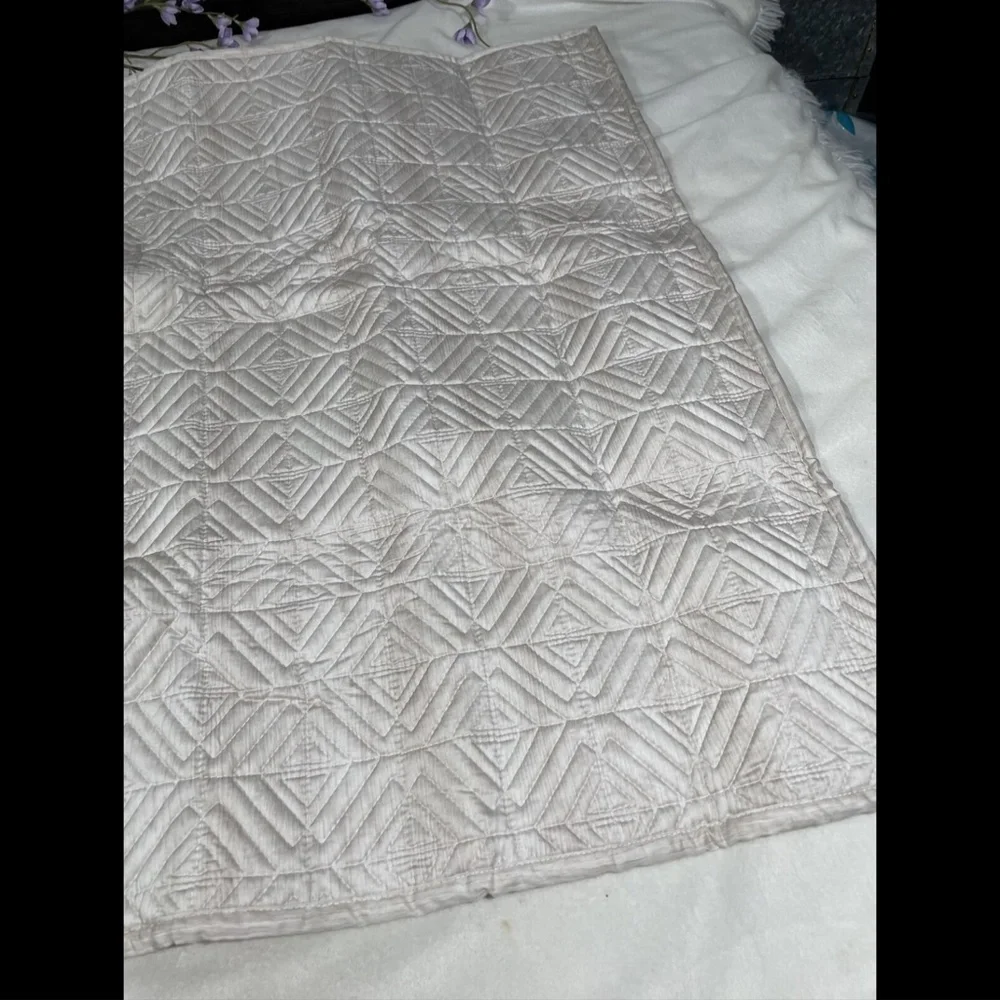 NIB Hotel Collection Woodrose Quilted (1 ) Euro European Pillow Sham‎ #454